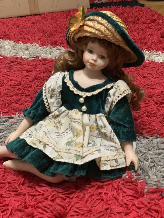 Papusa de portelan rara