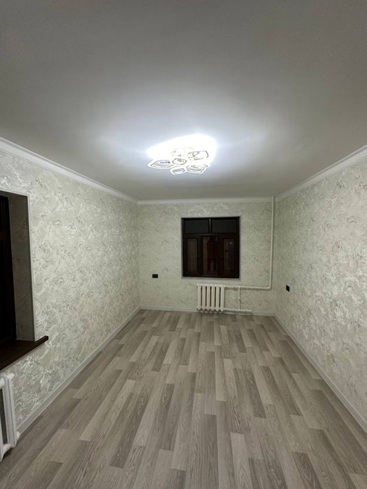 Сотилади 2/4/4 Коракамиш 1/2