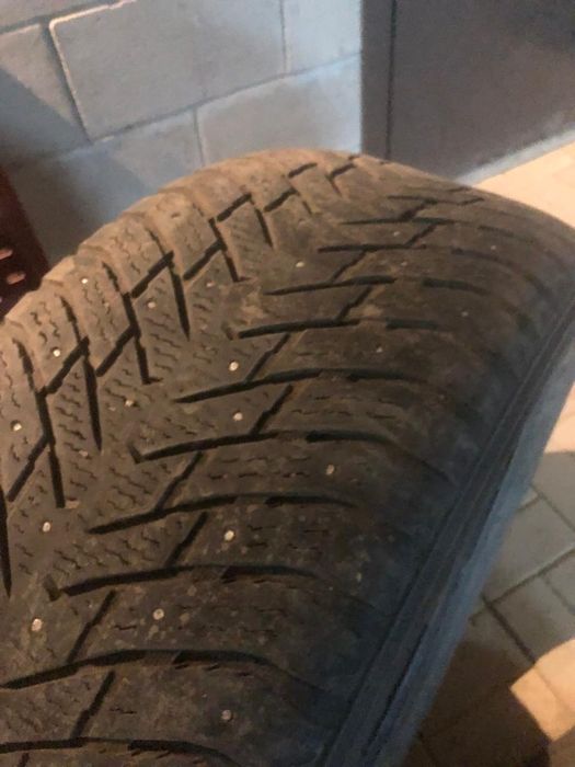 Продам шипованную резину