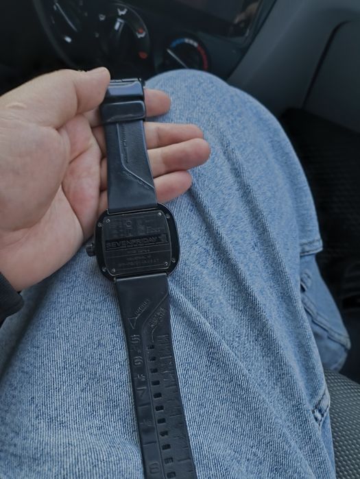 Наручные часы seven Friday