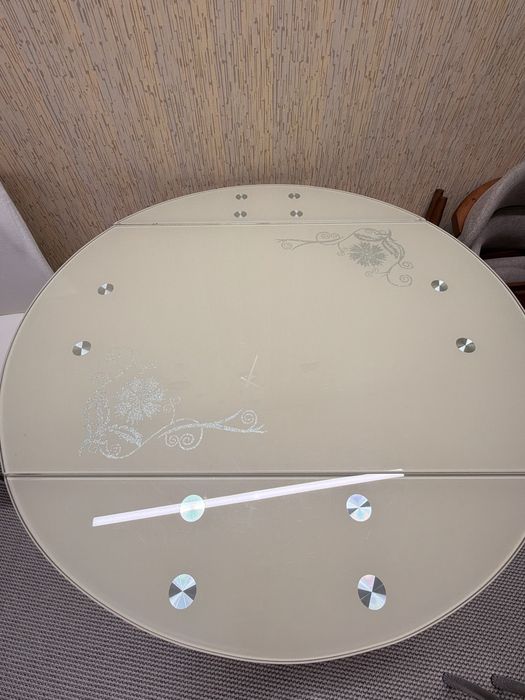 Продам кухонный стол ,круглый