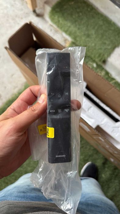 Телевизор SAMSUNG AU7100 43" за части