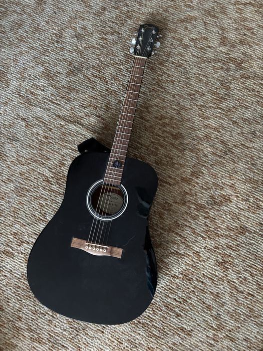Акустична китара ,,Fender"