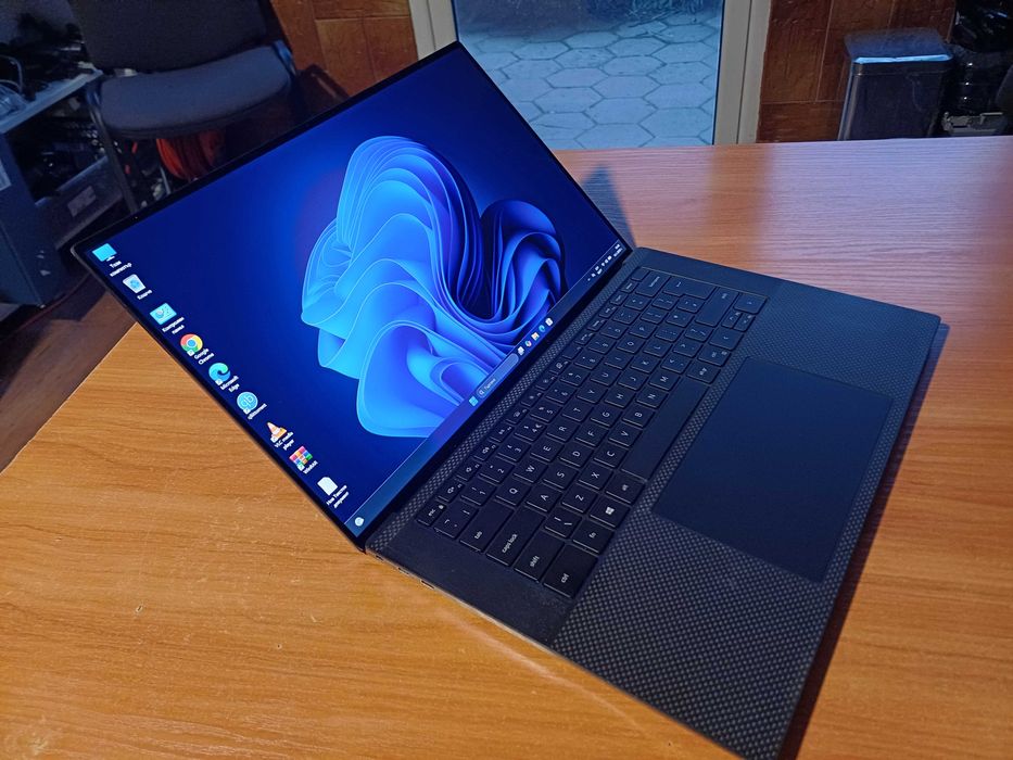 4K IGZO Touch Core i7-10850H DELL 16GB DDR4/512GB SSD/Quadro T2000 4GB