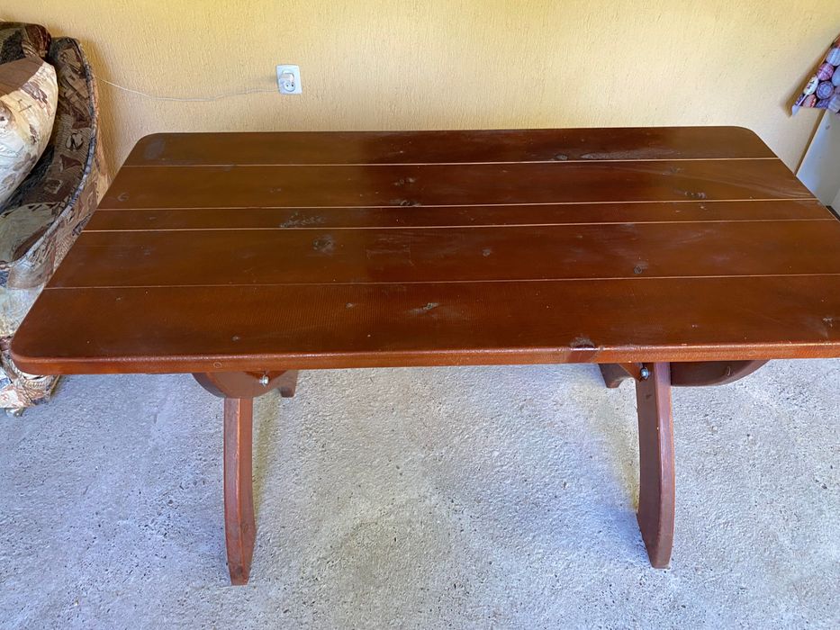 Masă din lemn de brad