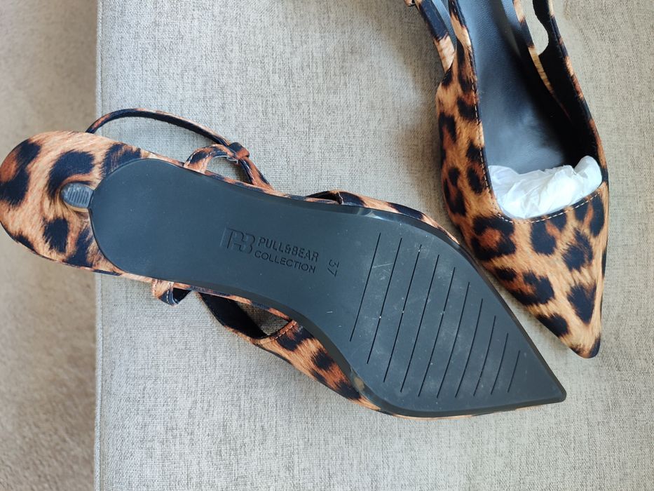 Дамски обувки  на ток Pull&Bear