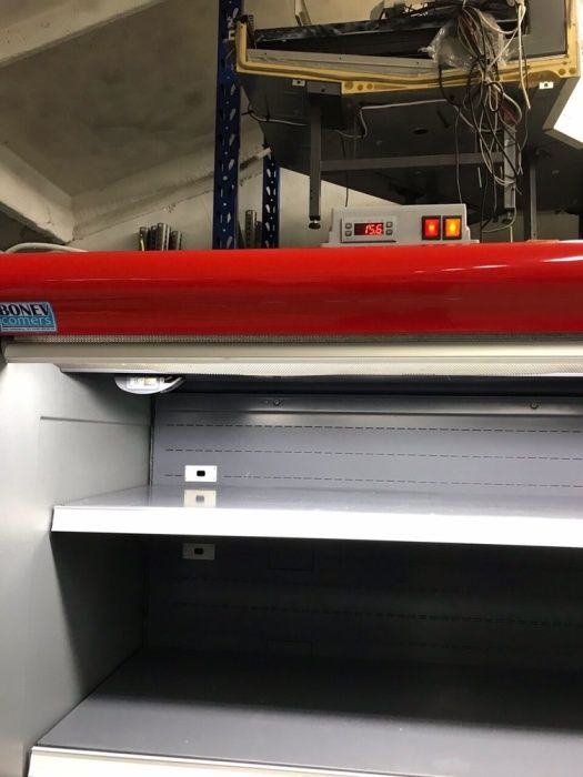 Хладилна витрина