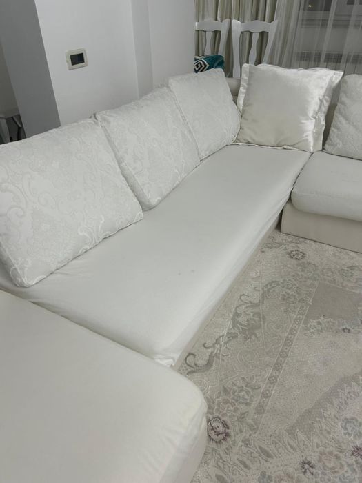 Диван белый High-tech дизайн