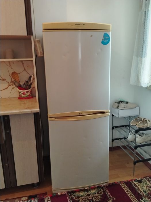 холодильник в хорошем состояний