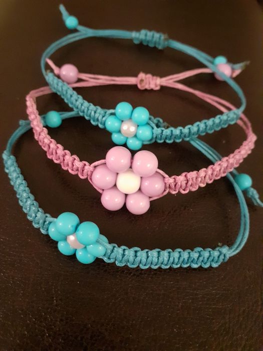 Ръчно изработени гривни