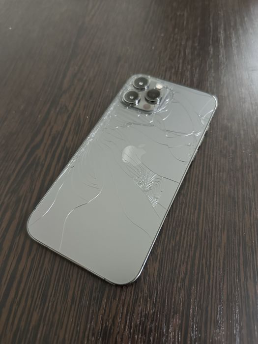 Продам айфон 12 про макс