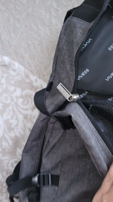 Rucsac  cu accesorii pt drumetii  marca vives