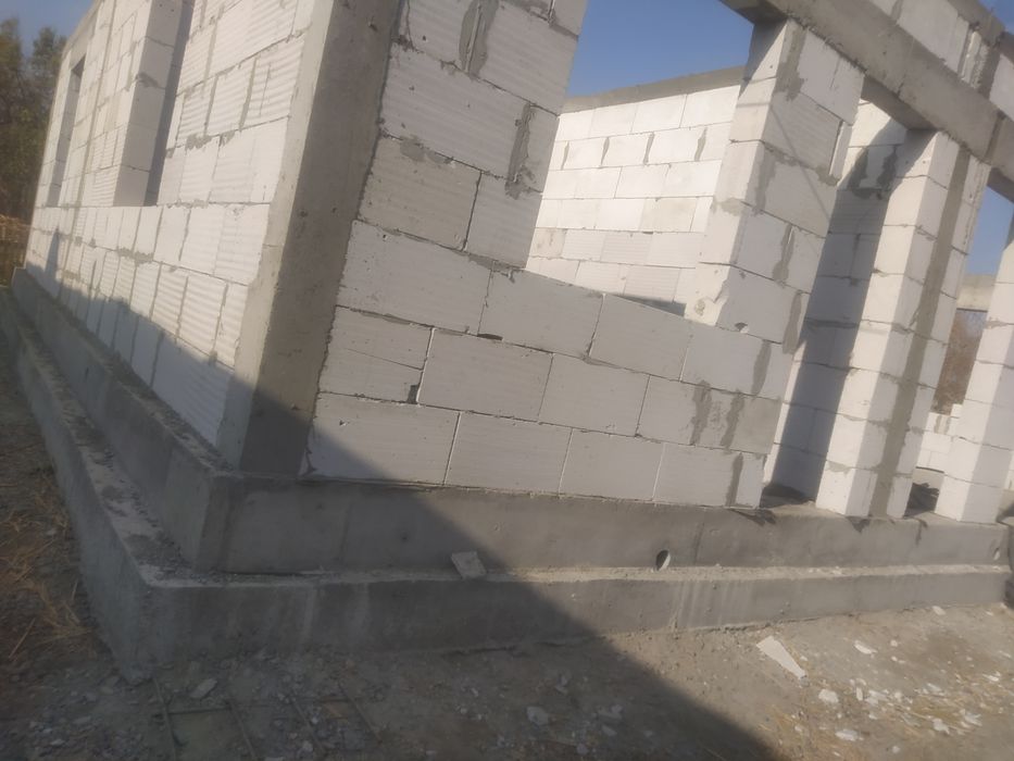 Участка сотилади 5 хонали 4 сотих 2 этаж килса хам болади