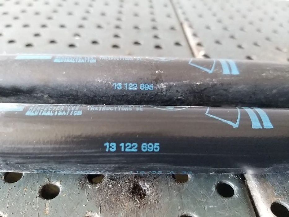 Set amortizoare telescoape haion opel astra h combi 13122695