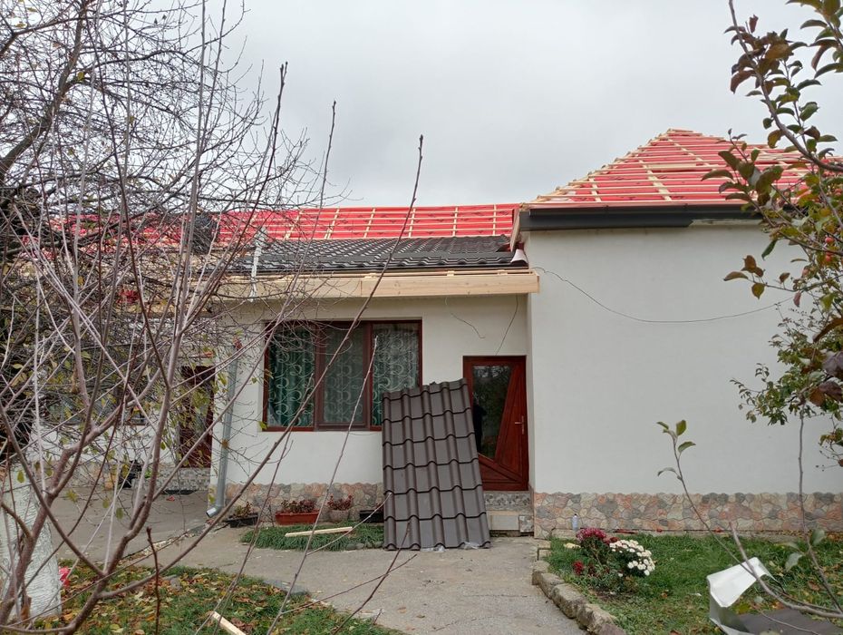 Acoperișuri și montaj reparatii de urgență