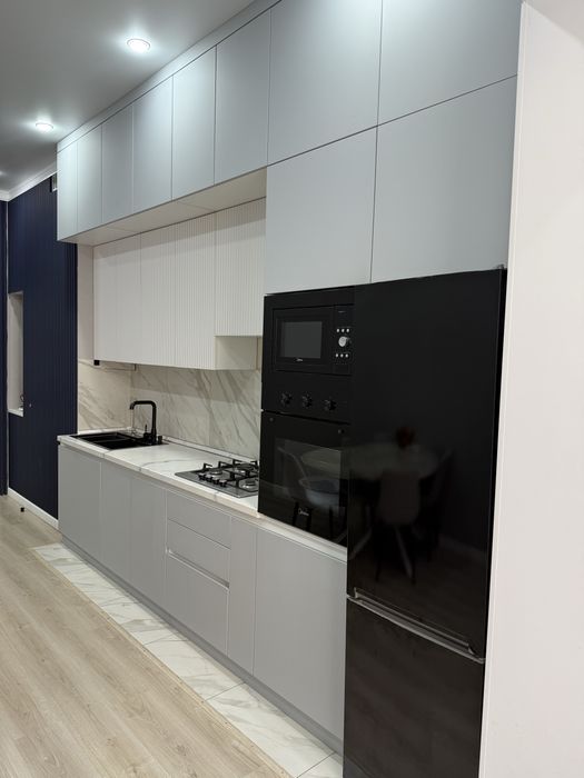 Продам 2 ком квартиру абая 244