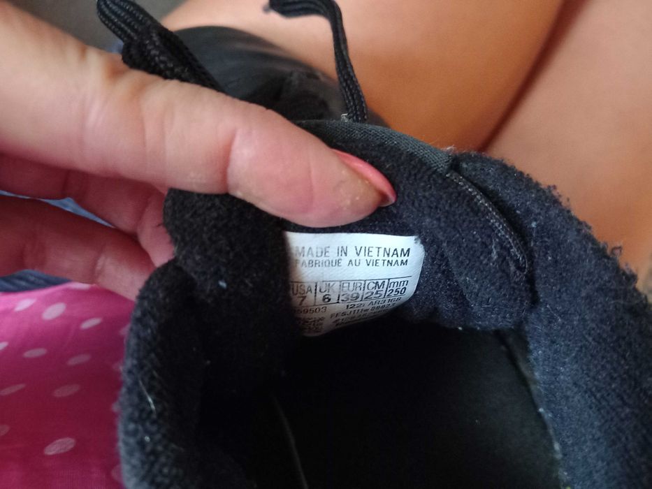 Reebok Classic кожени, номер 39 – стил и комфорт в черно