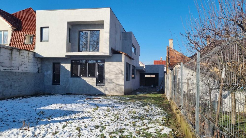 Casa in Oradea pe strada Emil Racovita, langa Piata 22 Decembrie, zona centrala, linistita si exclusivista