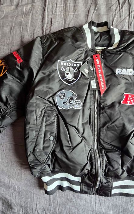 Чисто ново яке бомбър