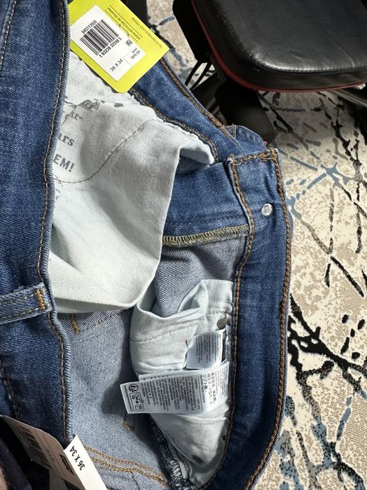 Джинсы Levi's 511 slim fit.p.-36/34.