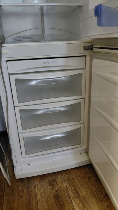 Холодильник б/у рабочий