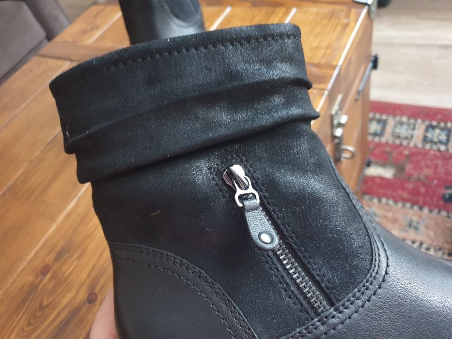 Ghete piele negre