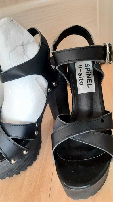 Продам босоножки на платформе, Корея