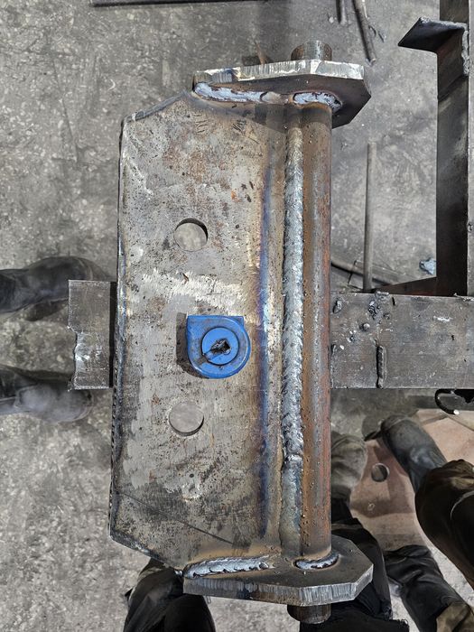 Продам петли для шкафчика