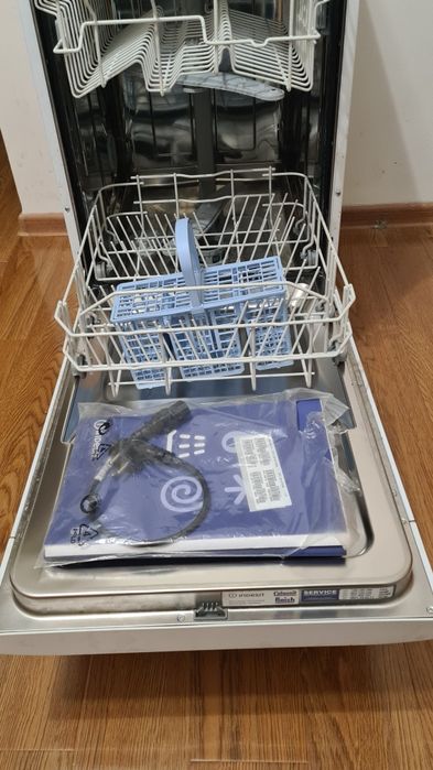 Посудомоечная машина  Indesit