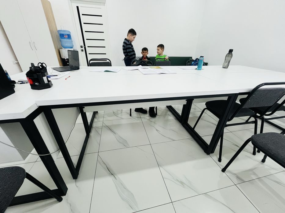 Столы,стулья все новое.