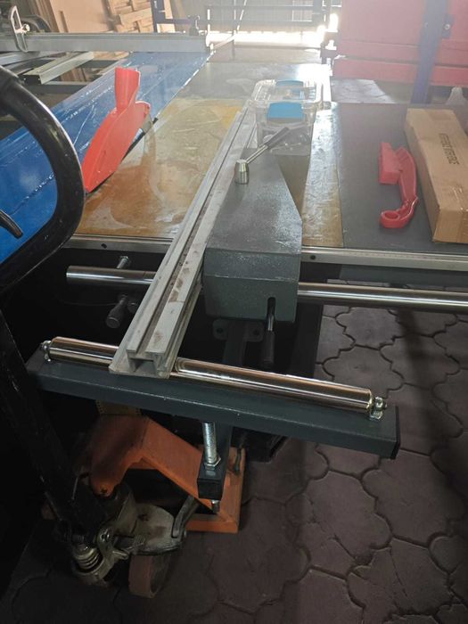 Распиловочный станок  MJ45DM