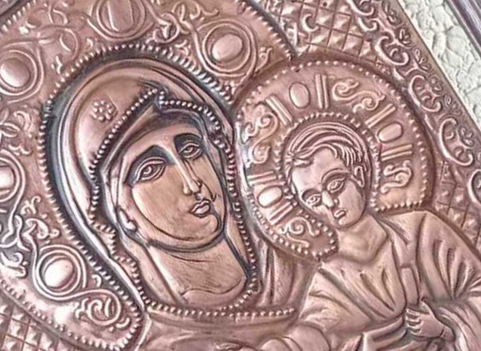 Богородица с младенеца /мед, дърво/ ръчна изработка