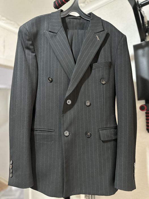 Продам классический костюм