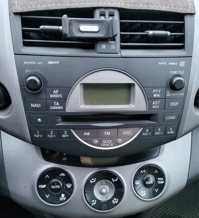 Оригинальная магнитола Рав4