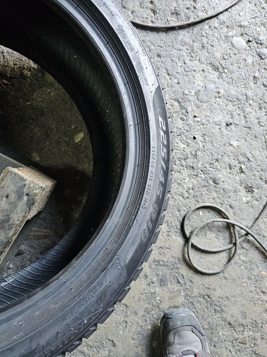 2 anvelope iarna 225 45 18 Pirelli Runflat 2020