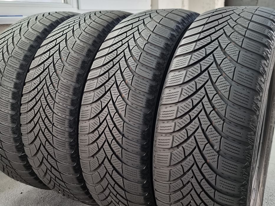 205/60/16 Semperit 4Броя: 280лв 6.5мм