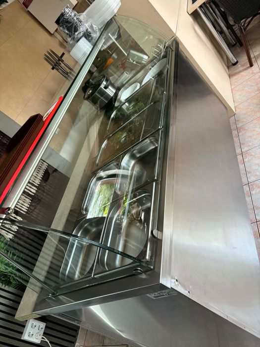 Vitrină caldă profesională inox – Bain Marie cu protecție din sticlă