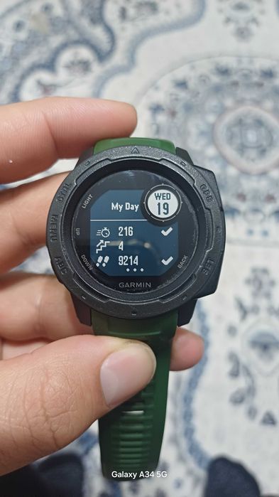 Garmin Instinct (A03603) — оригинал, отличное состояние