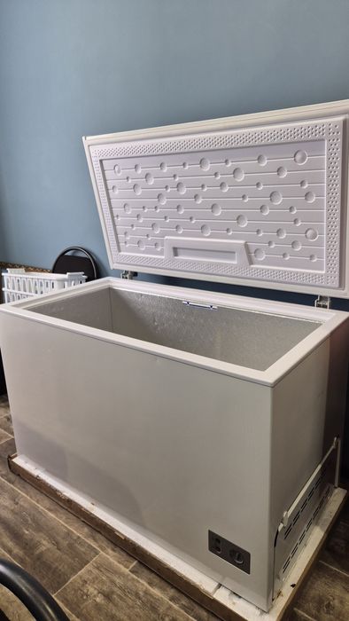 Морозильная камера Бирюса 330л