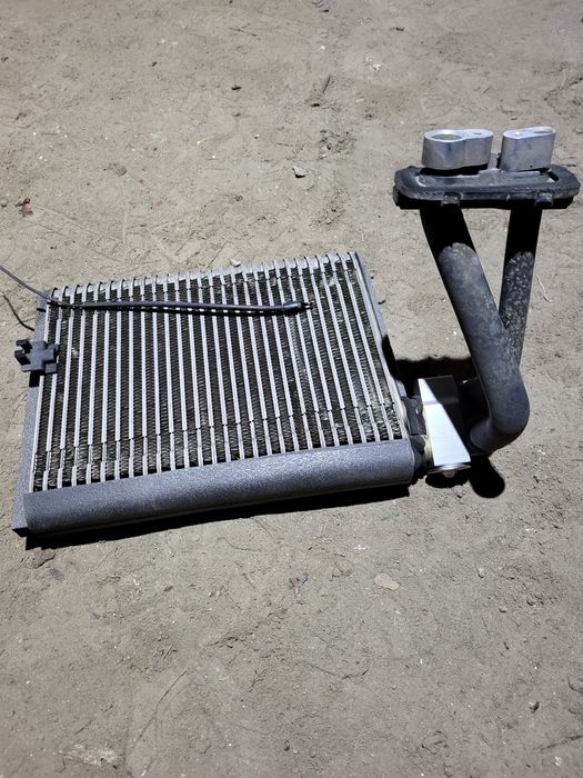 Радиатор кондиционера Исузу