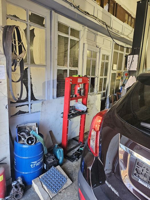 Дава се под наем Промишлена сграда в Пловдив, Въстанически - 60 кв.м за 612 € - Снимка #2