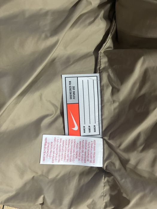 Оригинално,топло якенце NIKE - 137-147 см.