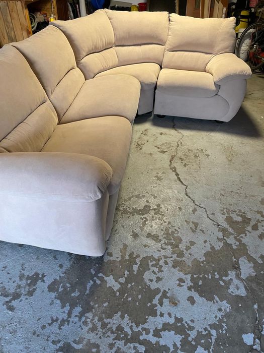 Doua canapele coltar impecabila