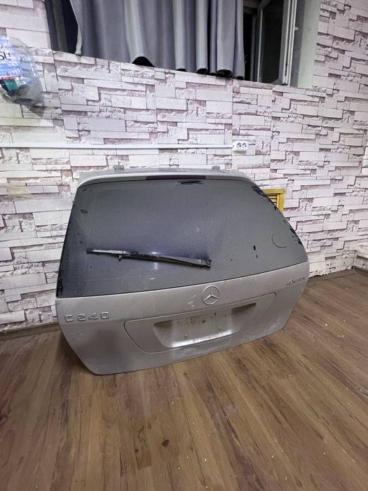 Екрышка багажника w203