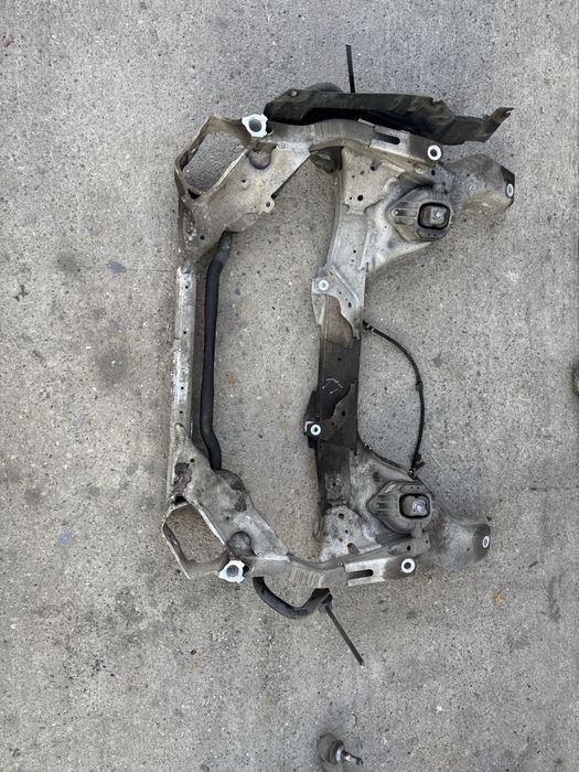 Cadru motor bmw e90 e91 e92 e93 e87 e81 e82 e88