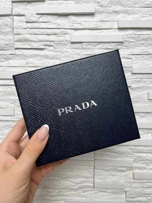 Портмоне на Prada