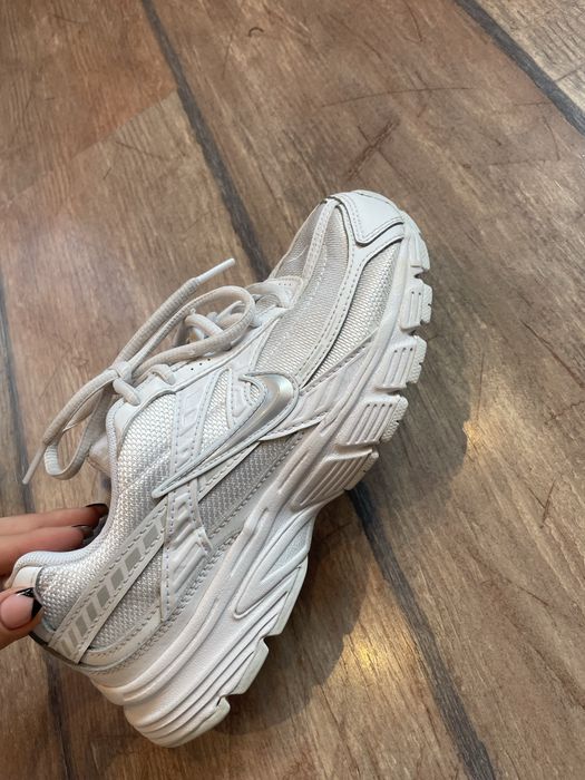 Дамски маратонки Nike