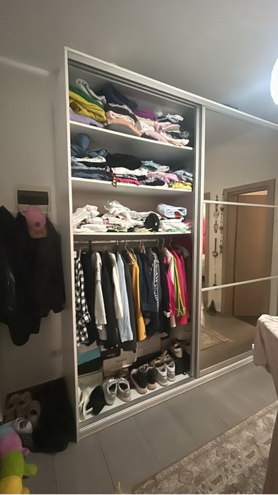 Dressing XXL cu Uși Glisante și Oglindă Totală