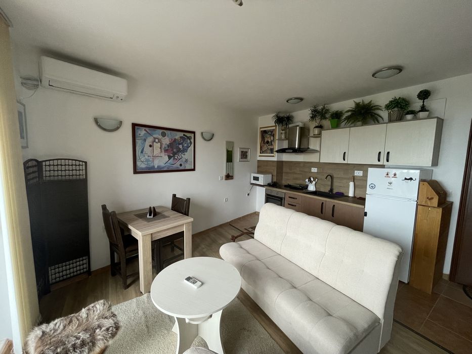 Дава се под наем Двустаен апартамент в Балчик - 57 кв.м за 530 € - Снимка #1