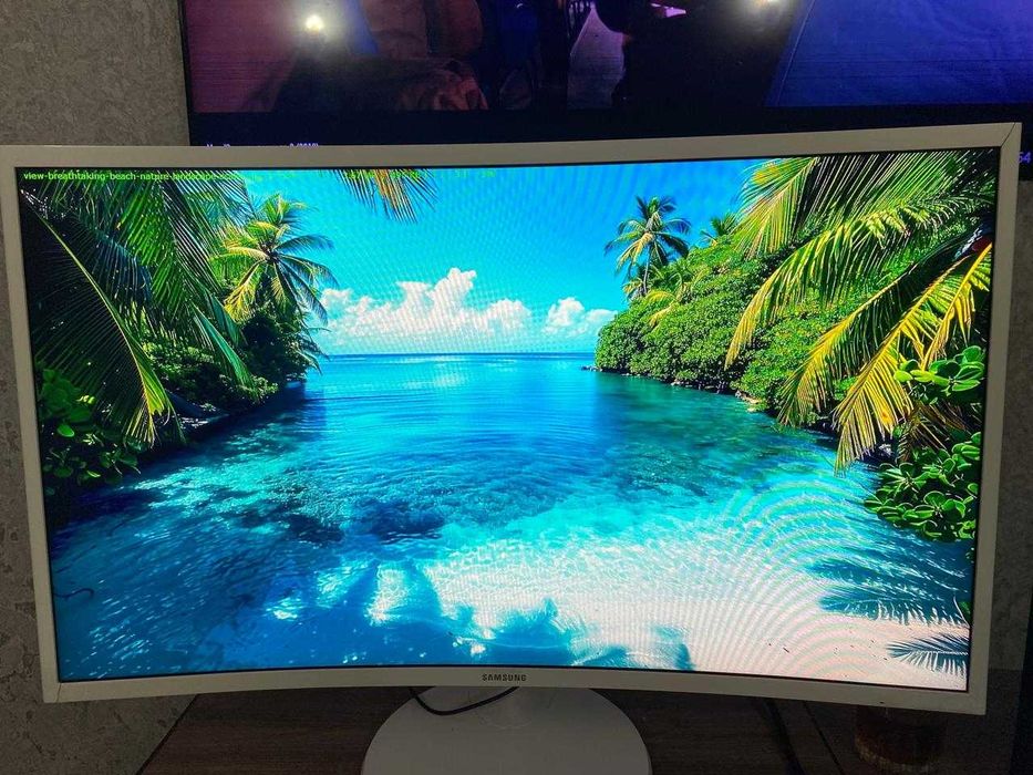 Продам изогнутый монитор Samsung